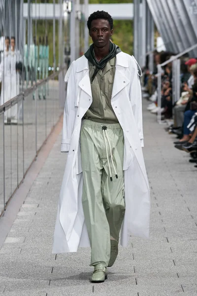 Look 22